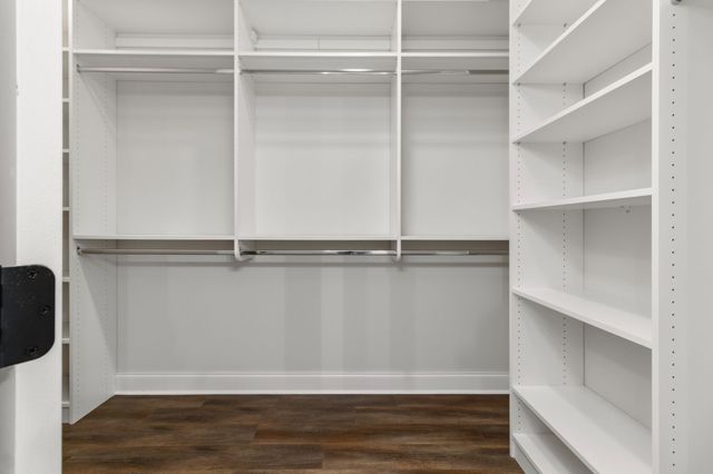 824 Brown Swiss Ct, Clarksville, TN 37043