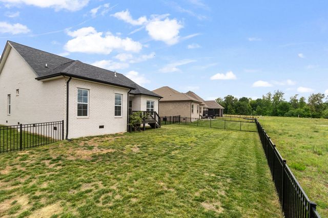 824 Brown Swiss Ct, Clarksville, TN 37043