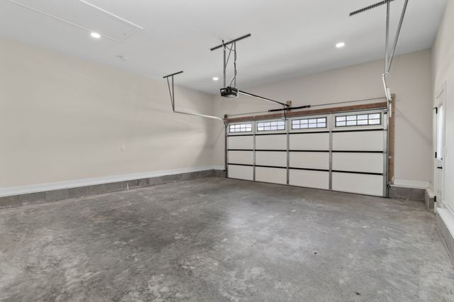 824 Brown Swiss Ct, Clarksville, TN 37043