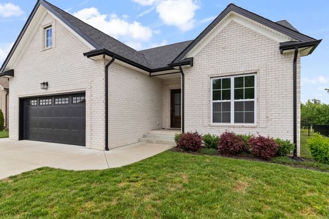 824 Brown Swiss Ct, Clarksville, TN 37043