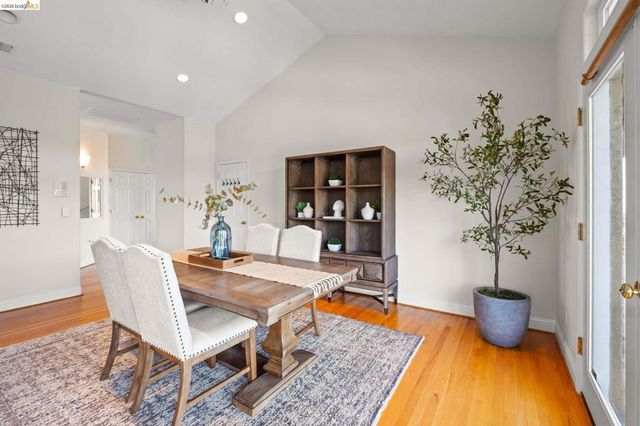 6070 Mazuela Dr, Oakland, CA 94611