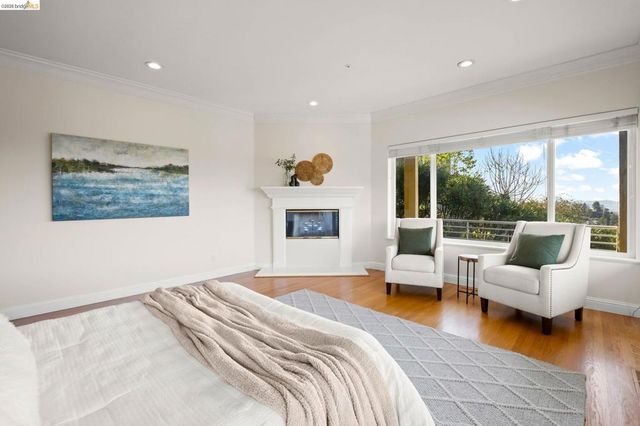 6070 Mazuela Dr, Oakland, CA 94611