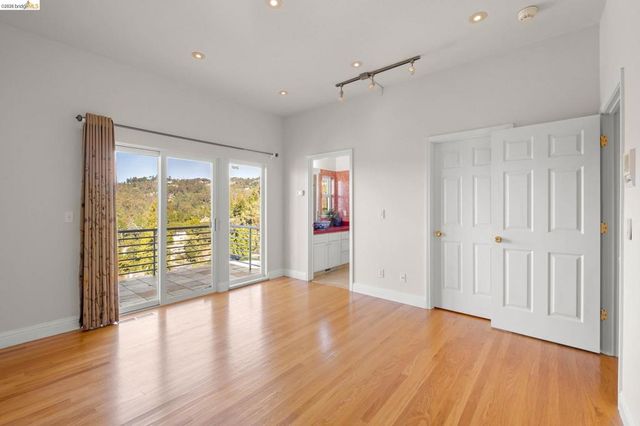 6070 Mazuela Dr, Oakland, CA 94611