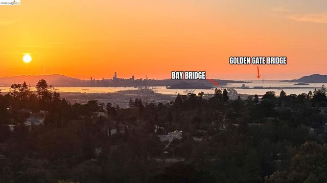 6070 Mazuela Dr, Oakland, CA 94611