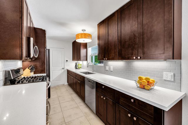 2791 E Ventura Road, Palm Springs, CA 92262