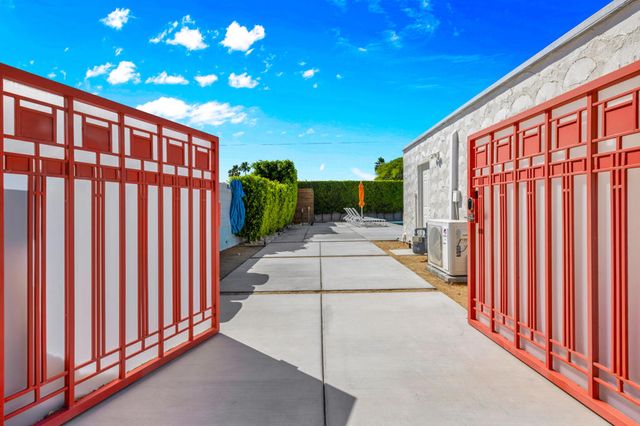 2791 E Ventura Road, Palm Springs, CA 92262