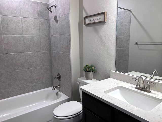 131 Ace LN 101, San Marcos, TX 78666