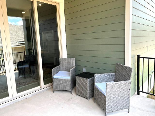 131 Ace LN 101, San Marcos, TX 78666