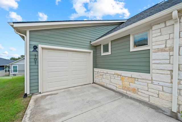 131 Ace LN 101, San Marcos, TX 78666