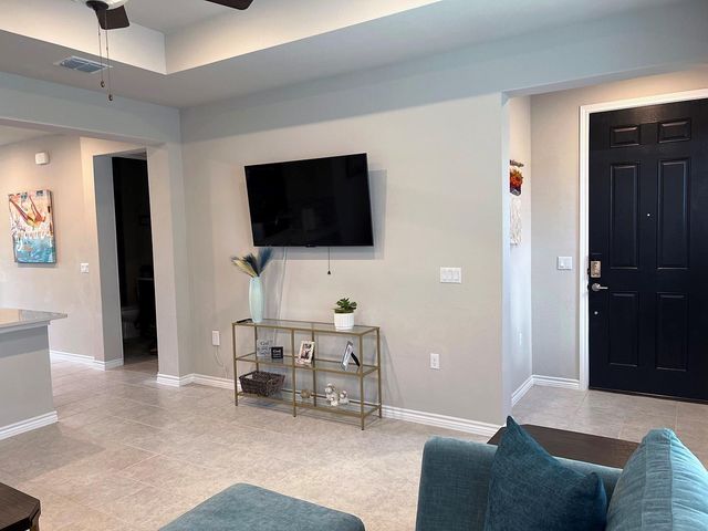 131 Ace LN 101, San Marcos, TX 78666