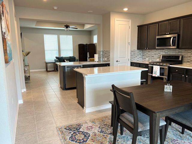 131 Ace LN 101, San Marcos, TX 78666