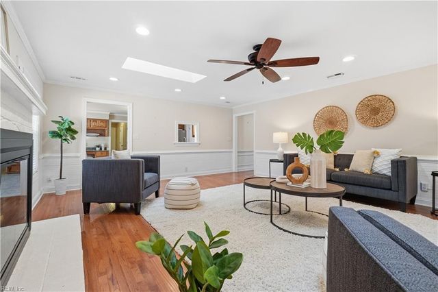 1101 Fairway DR, Chesapeake, VA 23320