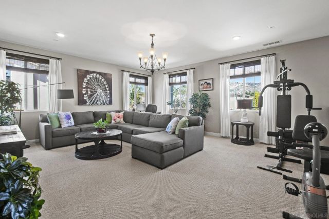 2031 Wagon Wheel Ct, Escondido, CA 92026