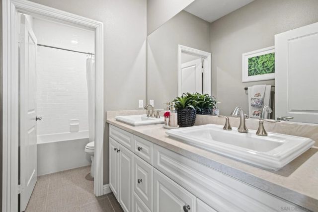 2031 Wagon Wheel Ct, Escondido, CA 92026