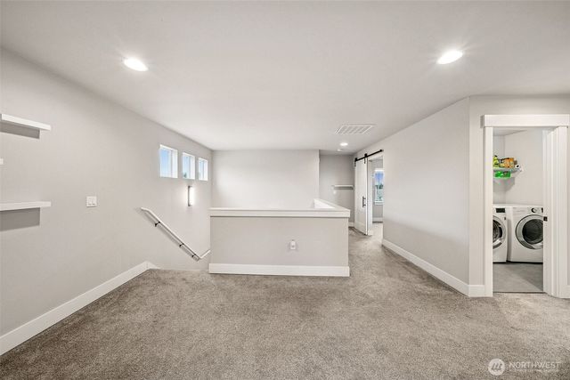 111 Love Drive, Enumclaw, WA 98022