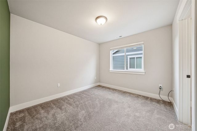 111 Love Drive, Enumclaw, WA 98022