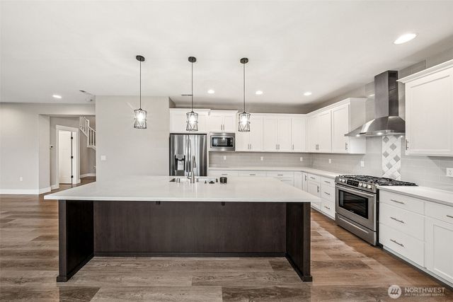 111 Love Drive, Enumclaw, WA 98022