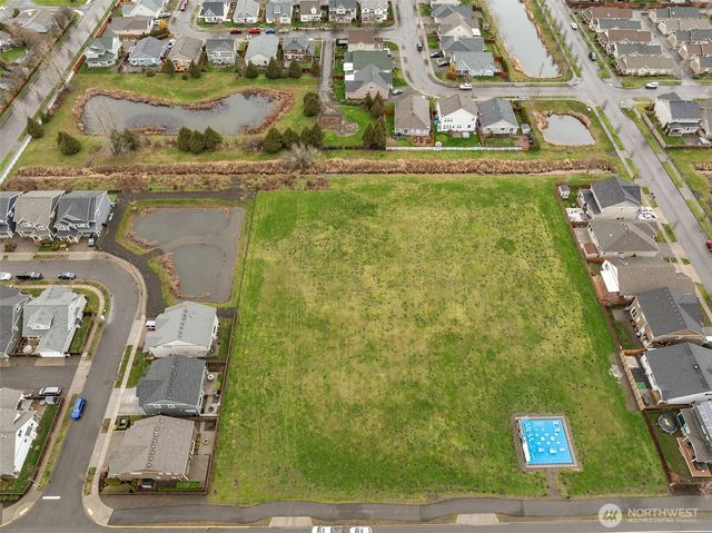 111 Love Drive, Enumclaw, WA 98022