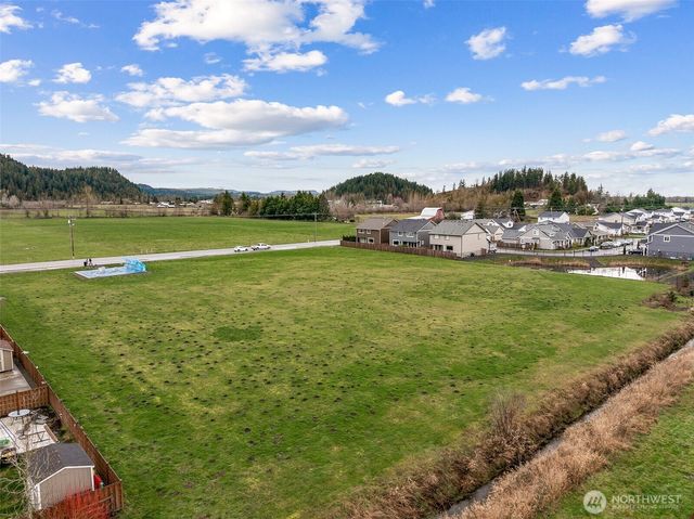 111 Love Drive, Enumclaw, WA 98022