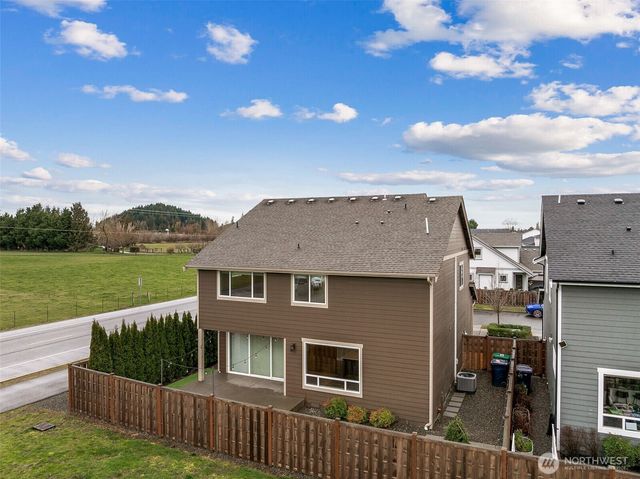 111 Love Drive, Enumclaw, WA 98022