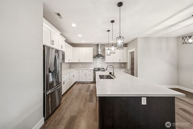 111 Love Drive, Enumclaw, WA 98022