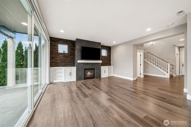 111 Love Drive, Enumclaw, WA 98022