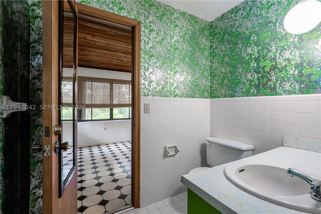 576 Marshall Rd, West Palm Beach, FL 33413