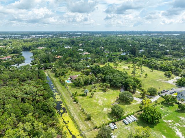 576 Marshall Rd, West Palm Beach, FL 33413