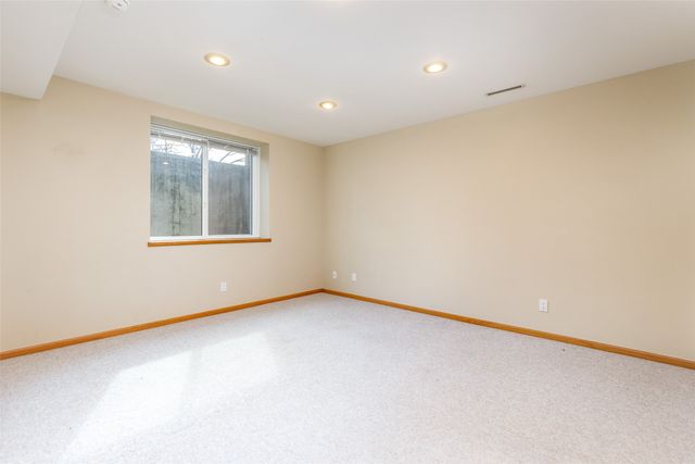 1303 Kentucky Avenue, Ames, IA 50014