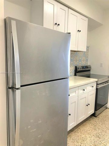 7135 Rue Granville 4, Miami Beach, FL 33141