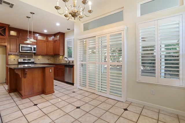 3888 Windy Cove Cir, Stockton, CA 95219