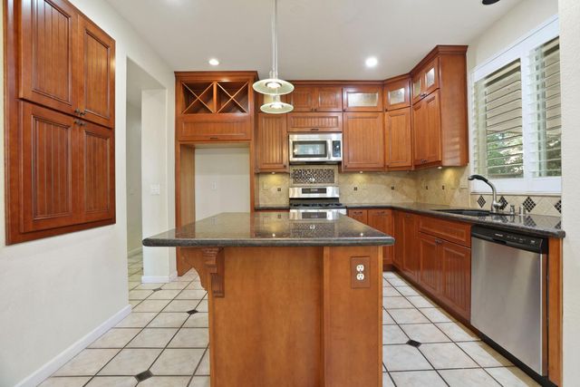 3888 Windy Cove Cir, Stockton, CA 95219
