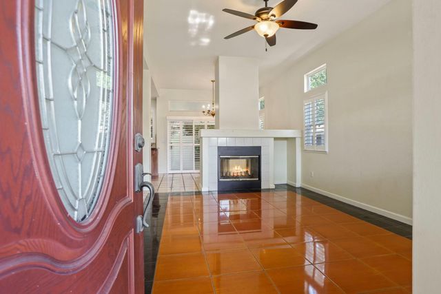 3888 Windy Cove Cir, Stockton, CA 95219