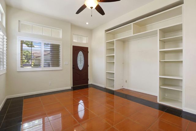 3888 Windy Cove Cir, Stockton, CA 95219