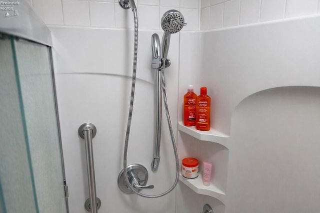 38 Glendale Avenue, Fremont, OH 43420