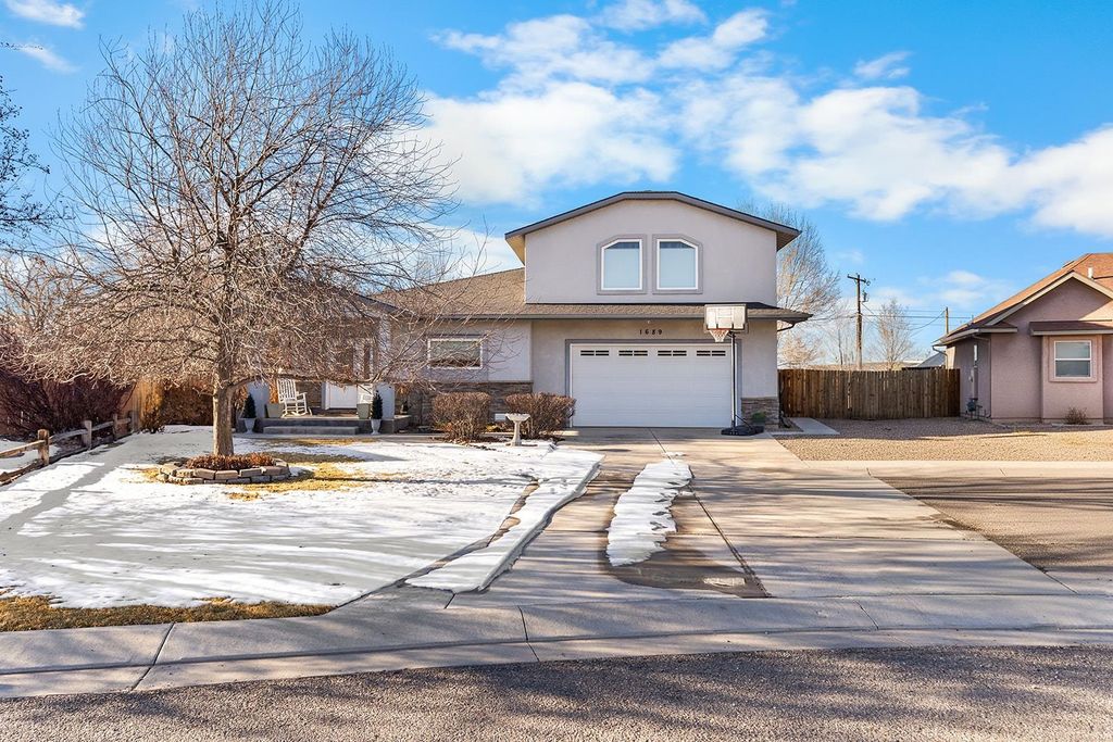 1689 6429 Circle, Montrose, CO 81403