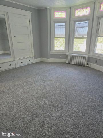 393 N YORK ST, Pottstown, PA 19464