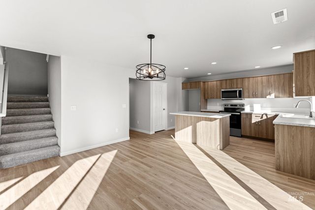 13743 Judson St, Caldwell, ID 83607