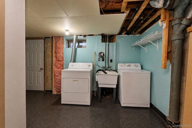 10 Hitchcock Avenue, Staten Island, NY 10306