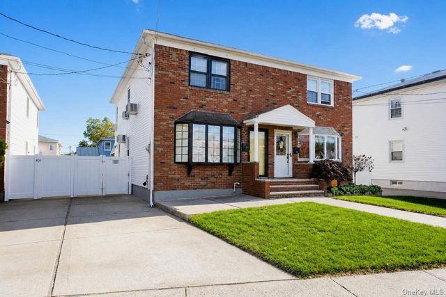 10 Hitchcock Avenue, Staten Island, NY 10306