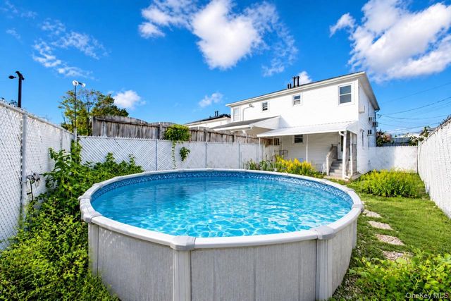 10 Hitchcock Avenue, Staten Island, NY 10306