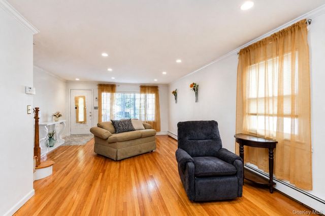 10 Hitchcock Avenue, Staten Island, NY 10306