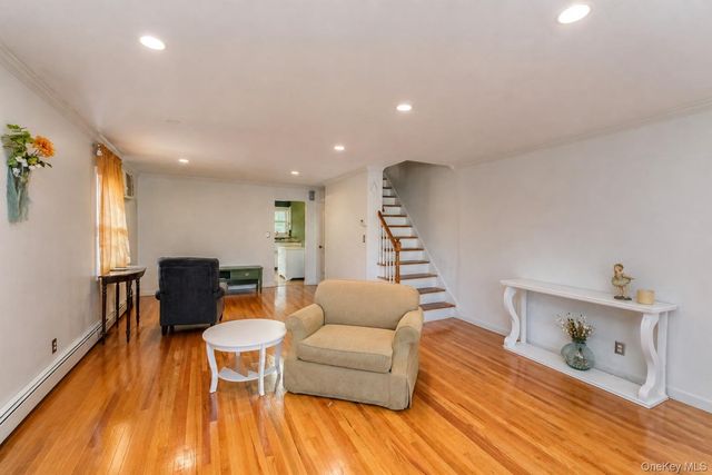 10 Hitchcock Avenue, Staten Island, NY 10306