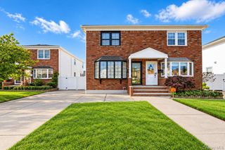 10 Hitchcock Avenue, Staten Island, NY 10306