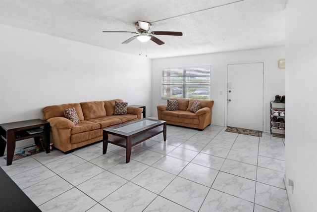 13550 SW 6th Court 111a, Pembroke Pines, FL 33027