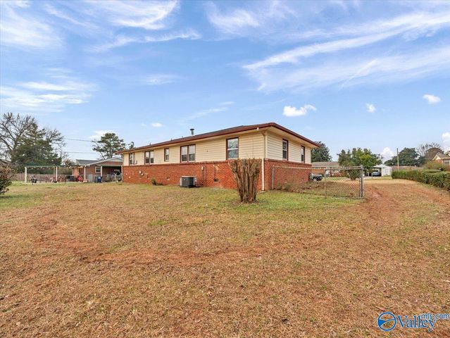 2020 Morningside Drive NW, Huntsville, AL 35810