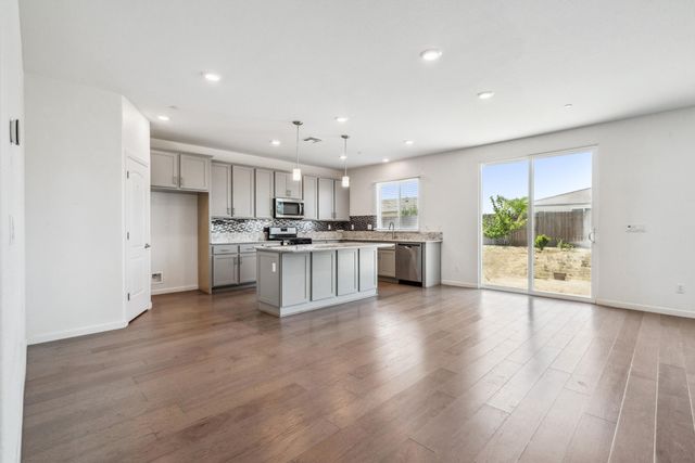 775 E Curtis Avenue, Fowler, CA 93625