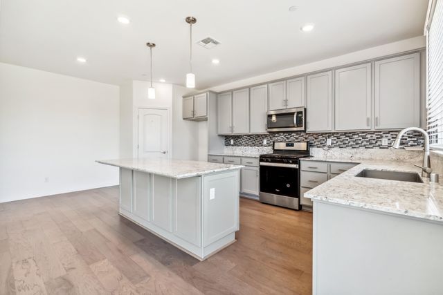 775 E Curtis Avenue, Fowler, CA 93625