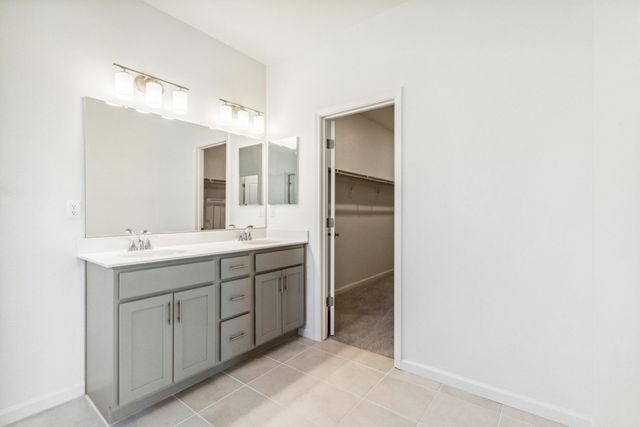 775 E Curtis Avenue, Fowler, CA 93625