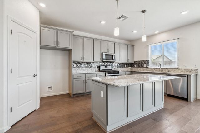 775 E Curtis Avenue, Fowler, CA 93625